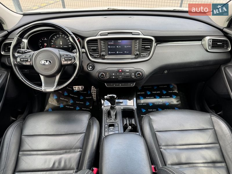 Позашляховик / Кросовер Kia Sorento 2016 в Рівному