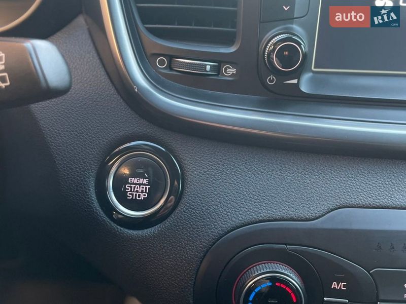 Позашляховик / Кросовер Kia Sorento 2015 в Стрию