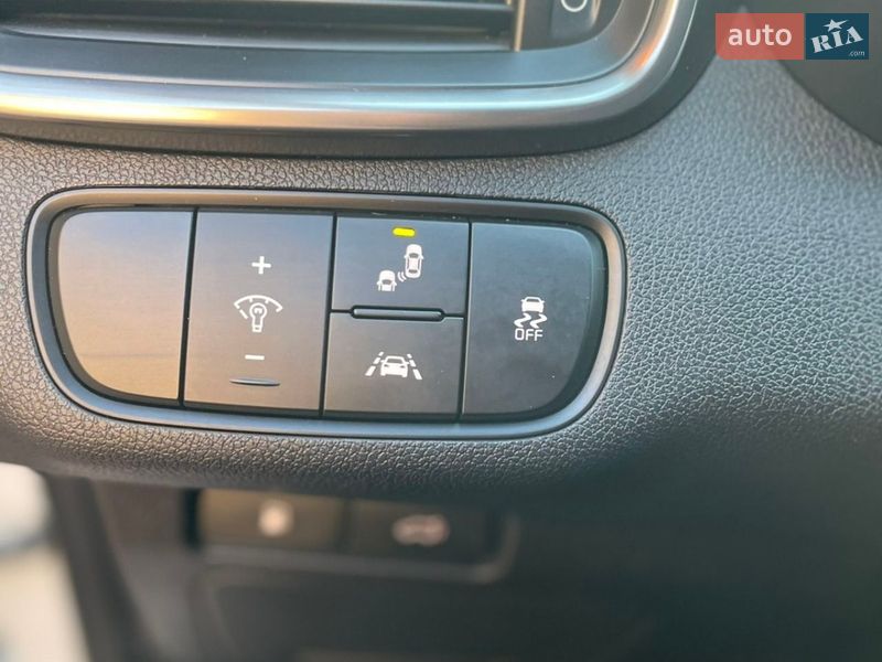 Позашляховик / Кросовер Kia Sorento 2015 в Стрию