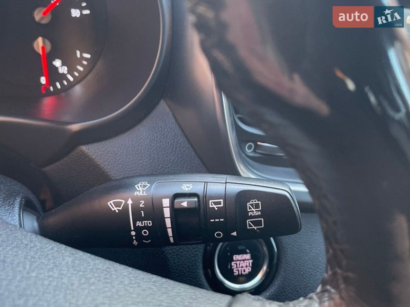 Позашляховик / Кросовер Kia Sorento 2015 в Стрию