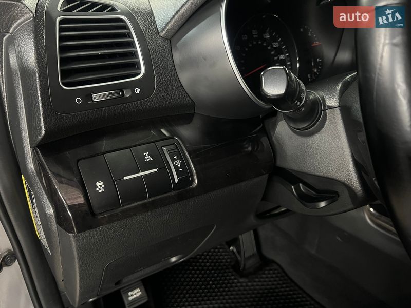 Позашляховик / Кросовер Kia Sorento 2013 в Одесі