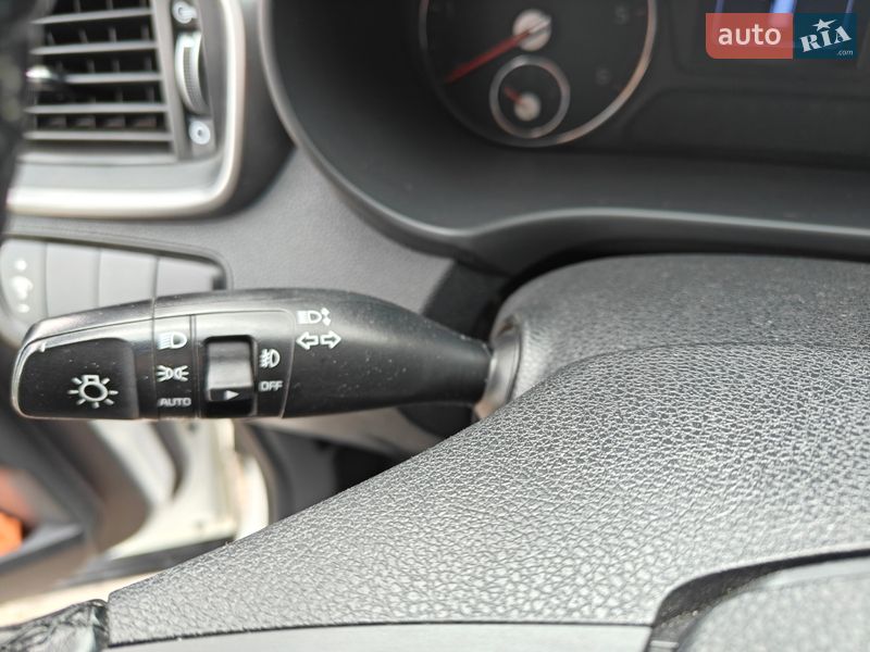 Внедорожник / Кроссовер Kia Sorento 2016 в Пятихатках фото 9 Внедорожник / Кроссовер Kia Sorento 2016 в Пятихатках