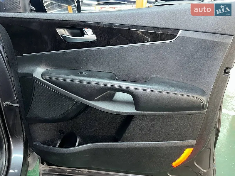 Kia Sorento 2015 VIN KNAPS81ABFA062091 фото оголошення 14 з 48