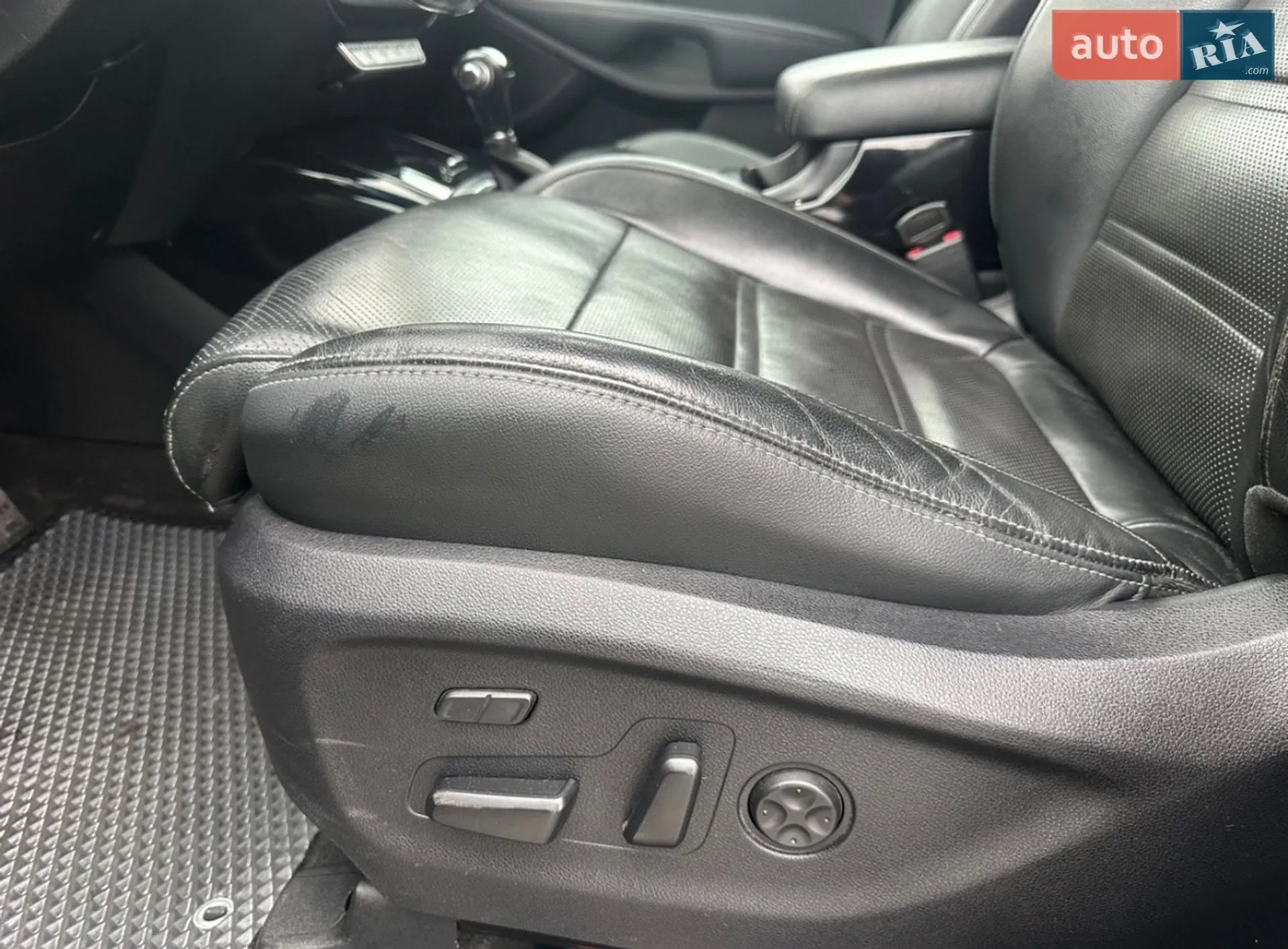 Kia Sorento 2015 VIN KNAPS81ABFA062091 фото оголошення 4 з 23