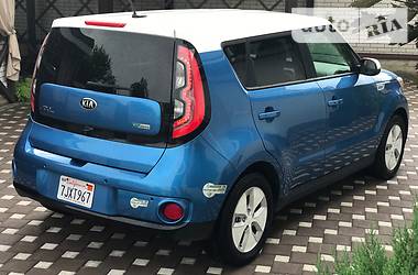 Хэтчбек Kia Soul EV 2015 в Житомире