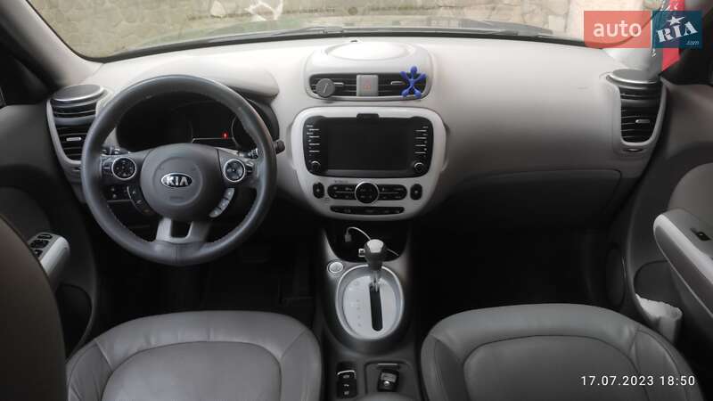 Внедорожник / Кроссовер Kia Soul EV 2015 в Самборе
