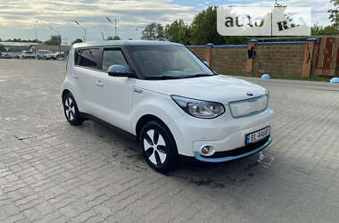 Внедорожник / Кроссовер Kia Soul EV 2016 в Владимир-Волынском