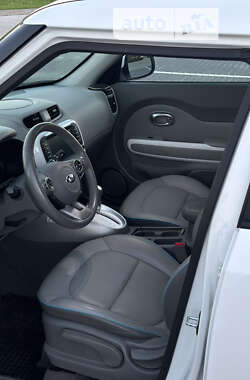 Внедорожник / Кроссовер Kia Soul EV 2016 в 