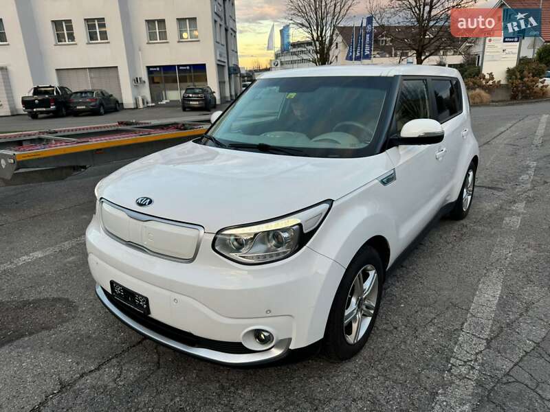 Позашляховик / Кросовер Kia Soul EV 2015 в Києві