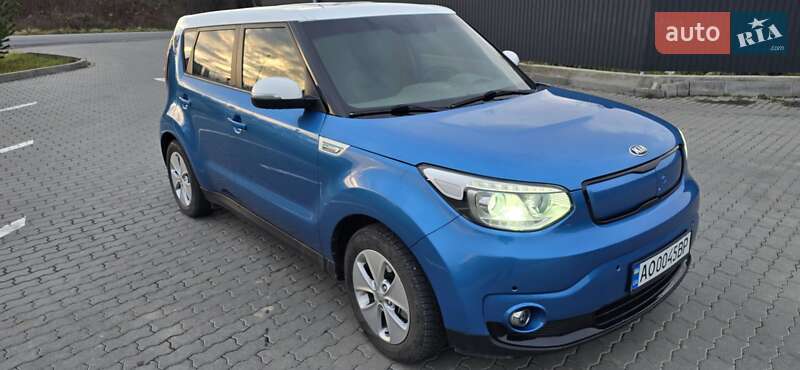 Внедорожник / Кроссовер Kia Soul EV 2014 в Ужгороде