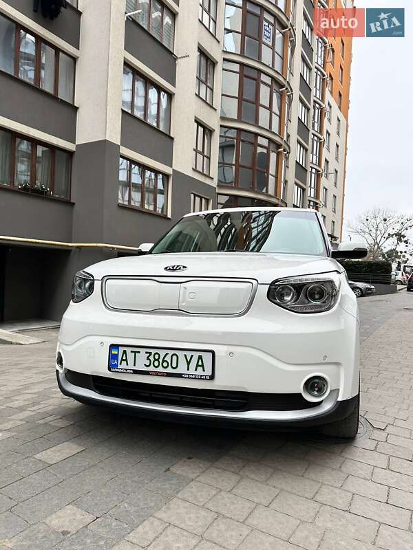 Внедорожник / Кроссовер Kia Soul EV 2017 в 