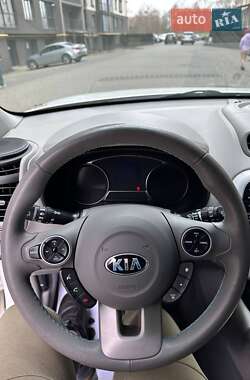 Внедорожник / Кроссовер Kia Soul EV 2017 в 