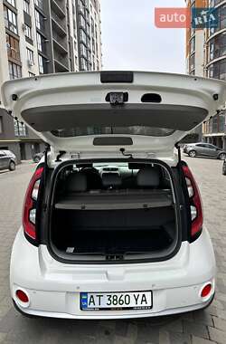 Внедорожник / Кроссовер Kia Soul EV 2017 в 