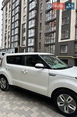 Внедорожник / Кроссовер Kia Soul EV 2017 в 