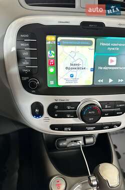 Внедорожник / Кроссовер Kia Soul EV 2017 в 