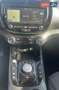 Позашляховик / Кросовер Kia Soul EV 2020 в 