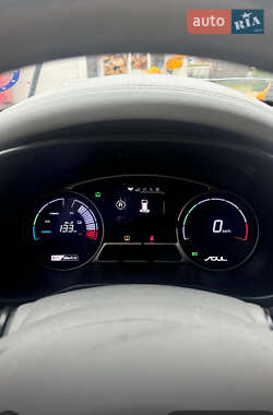 Внедорожник / Кроссовер Kia Soul EV 2016 в Миргороде