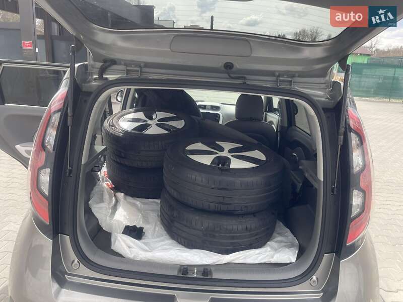 Внедорожник / Кроссовер Kia Soul EV 2014 в Киеве фото 29 Внедорожник / Кроссовер Kia Soul EV 2014 в Киеве