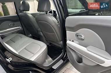 Внедорожник / Кроссовер Kia Soul EV 2017 в 