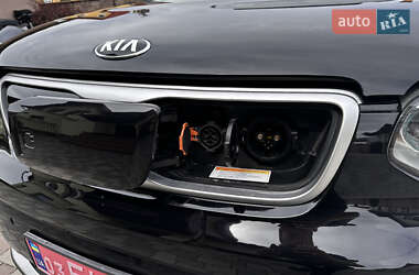 Внедорожник / Кроссовер Kia Soul EV 2017 в 