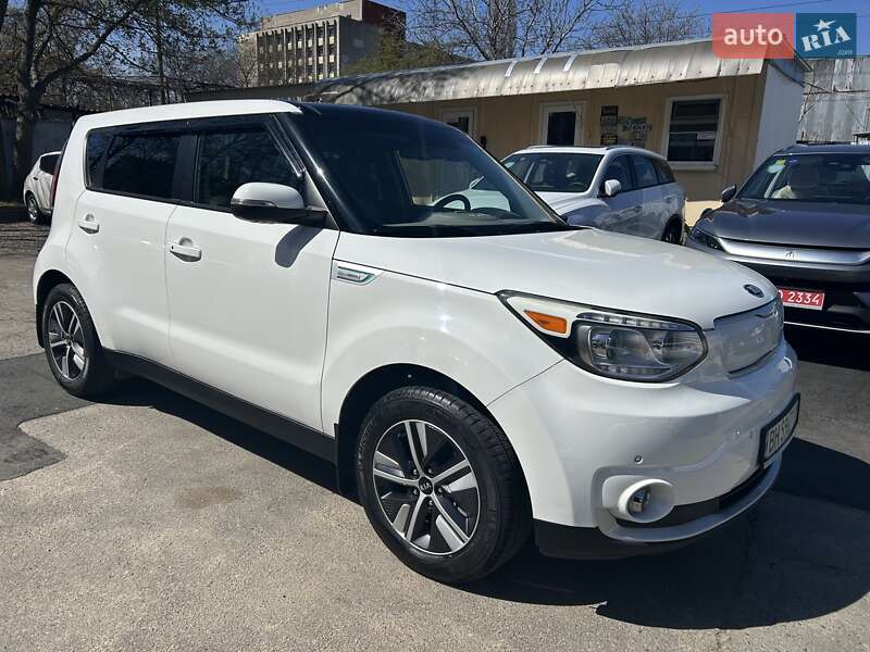 Внедорожник / Кроссовер Kia Soul EV 2016 в Одессе