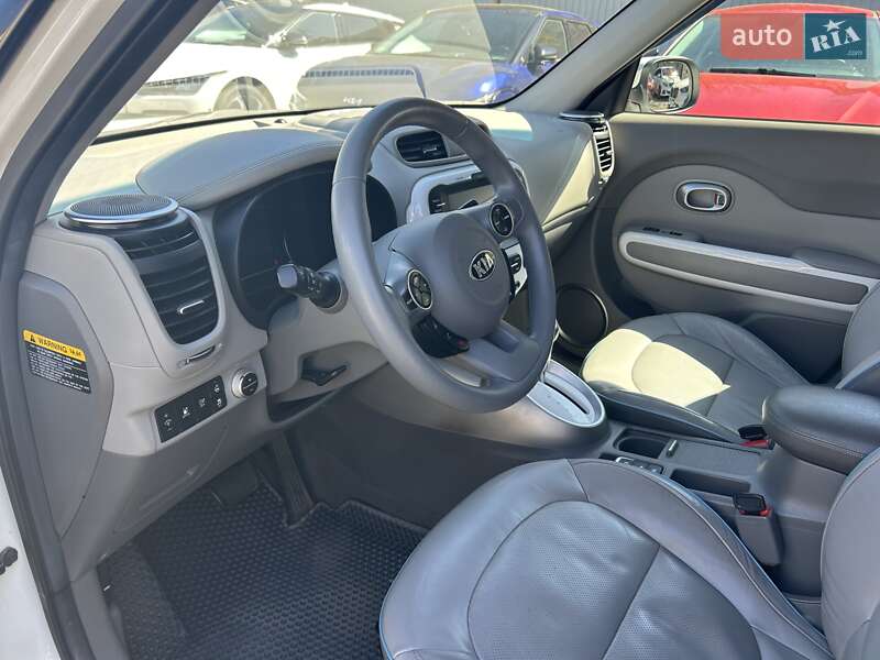 Внедорожник / Кроссовер Kia Soul EV 2016 в Одессе