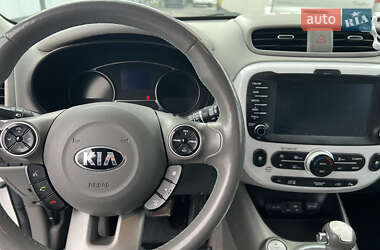 Позашляховик / Кросовер Kia Soul EV 2017 в 