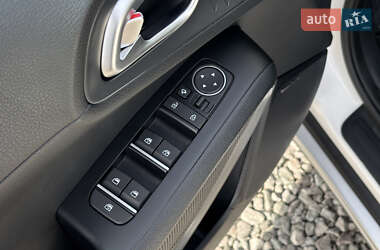 Позашляховик / Кросовер Kia Soul EV 2020 в 