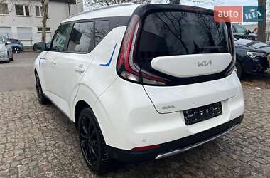 Внедорожник / Кроссовер Kia Soul EV 2023 в 