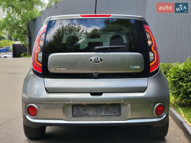 Позашляховик / Кросовер Kia Soul EV 2015 в Києві