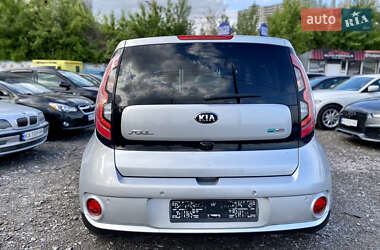 Позашляховик / Кросовер Kia Soul EV 2016 в 