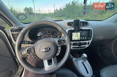 Внедорожник / Кроссовер Kia Soul EV 2015 в 
