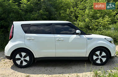 Позашляховик / Кросовер Kia Soul EV 2016 в Житомирі