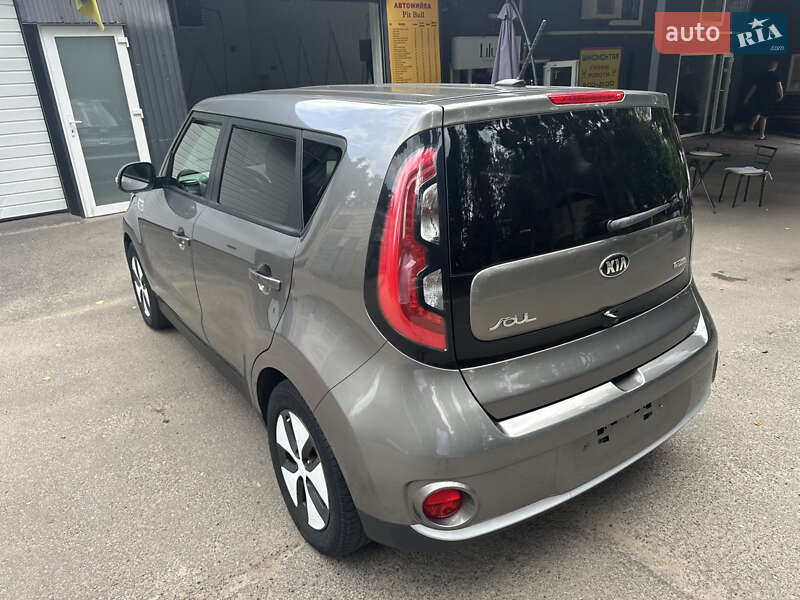 Позашляховик / Кросовер Kia Soul EV 2016 в Києві