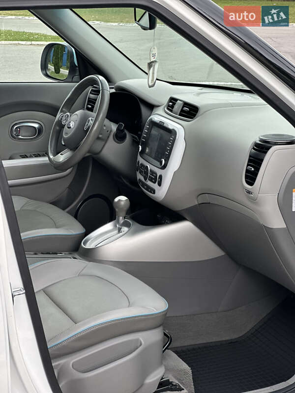 Позашляховик / Кросовер Kia Soul EV 2018 в Чернівцях