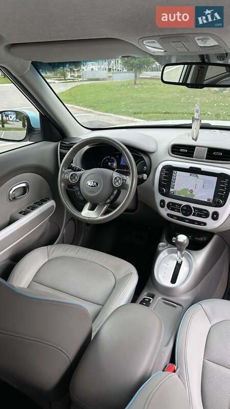 Позашляховик / Кросовер Kia Soul EV 2018 в Чернівцях