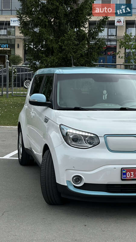 Позашляховик / Кросовер Kia Soul EV 2018 в Чернівцях