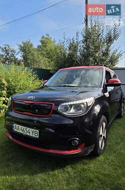 Внедорожник / Кроссовер Kia Soul EV 2015 в Киеве