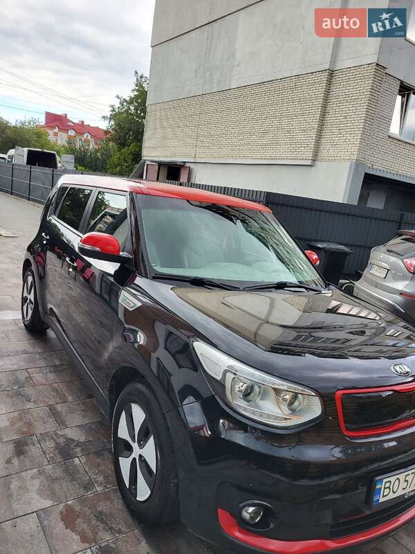 Внедорожник / Кроссовер Kia Soul EV 2016 в Тернополе
