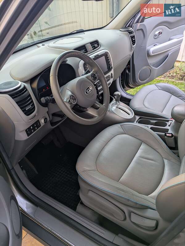 Позашляховик / Кросовер Kia Soul EV 2015 в Сумах фото 7 Позашляховик / Кросовер Kia Soul EV 2015 в Сумах