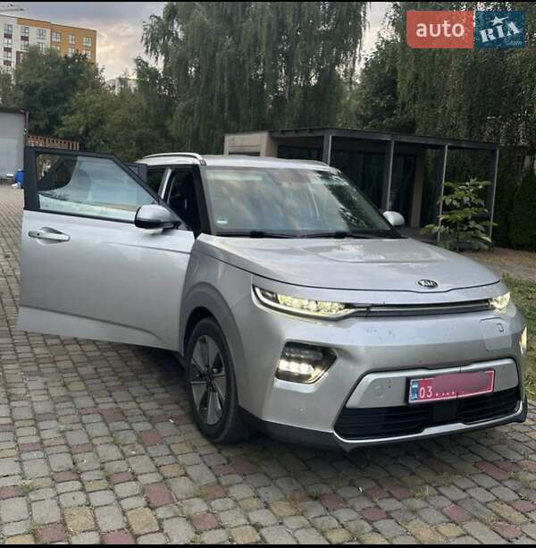 Внедорожник / Кроссовер Kia Soul EV 2021 в 