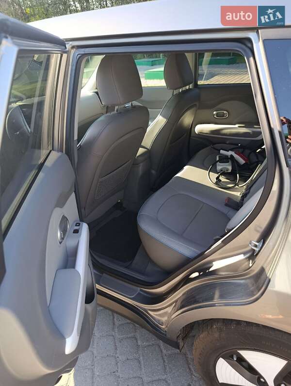 Внедорожник / Кроссовер Kia Soul EV 2015 в Ковеле