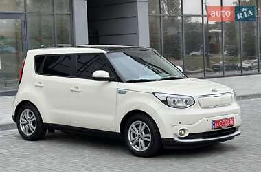 Внедорожник / Кроссовер Kia Soul EV 2017 в 