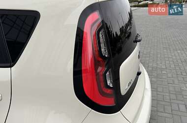 Внедорожник / Кроссовер Kia Soul EV 2017 в 