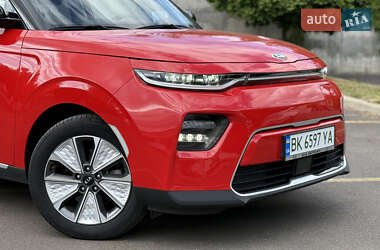 Внедорожник / Кроссовер Kia Soul EV 2020 в 