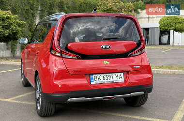 Внедорожник / Кроссовер Kia Soul EV 2020 в 