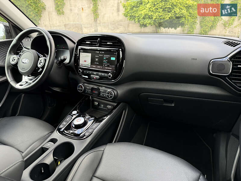 Позашляховик / Кросовер Kia Soul EV 2020 в Рівному