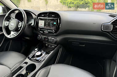 Внедорожник / Кроссовер Kia Soul EV 2020 в 