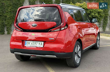 Внедорожник / Кроссовер Kia Soul EV 2020 в 