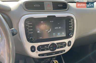 Позашляховик / Кросовер Kia Soul EV 2018 в 